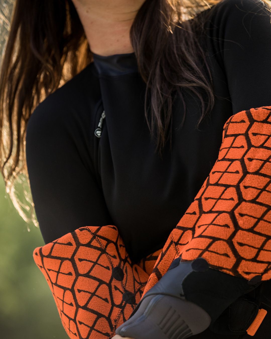 Apeaks THERMIQ 5mm Women Wetsuit1 Apeks THERMIQ 5mm Women’s Wetsuit front view, premium diving wetsuit with Graphene thermal lining for scuba divers.